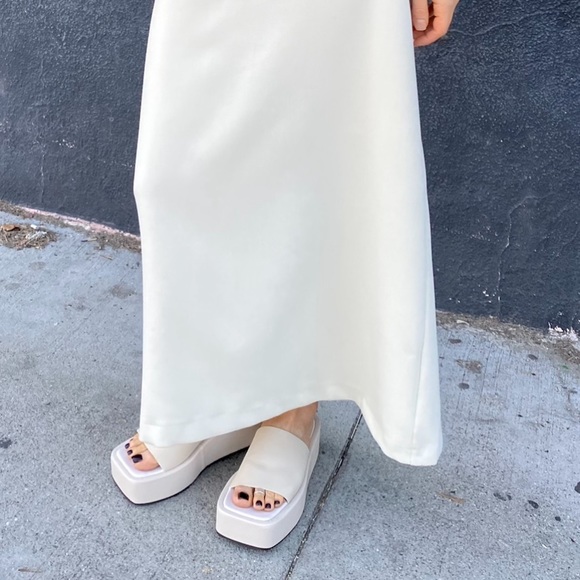 Shop Peche Square Toe Chunky Slides in Cream & Beige - Picture 3 of 6